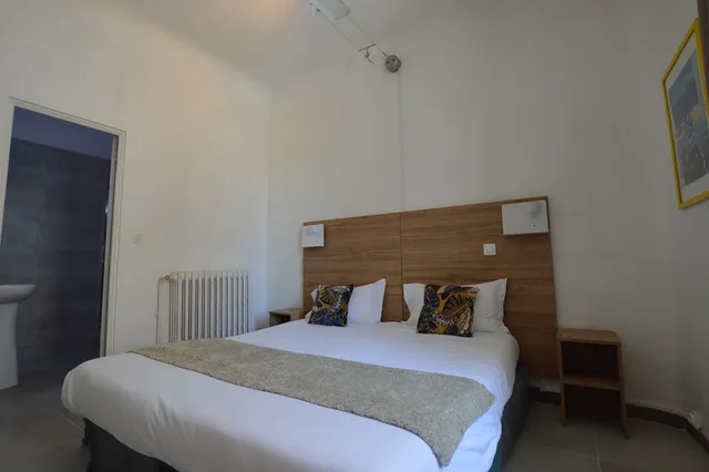 غرفة كلاسيكية بسرير مزدوج أو سريرين منفصلين، Hotel Les Lavandes 1/1