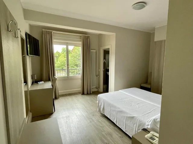 Standard, Twin Beds, Hotel Bazzoni And Du Lac 3/5