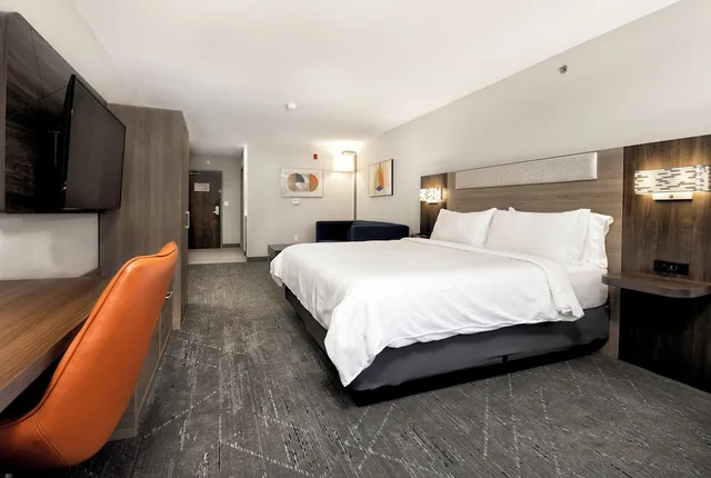 جناح بسرير كينج مع أريكة، Holiday Inn Express Hotel And Suites Festus South St Louis 1/3
