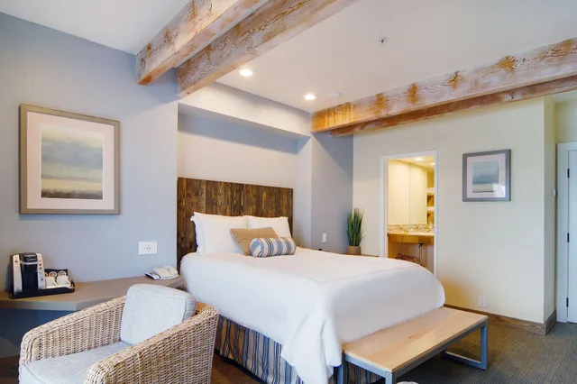 غرفة إليت قياسية بسرير كوين بإطلالة على البحر، Cypress Inn On Miramar Beach 4/7