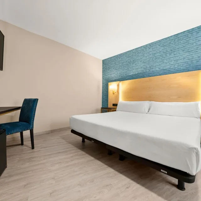 غرفة بسرير كوين، Zentral Ramiro I Oviedo 3/10