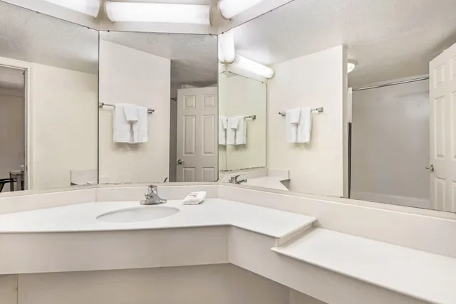 غرفة ديلوكس بسرير كينج، Garden inn and suites san antonio l 35 2/2