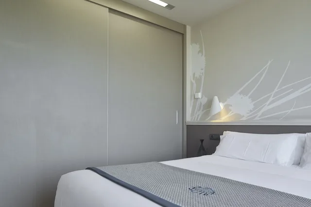 شقة بسرير كوين بشرفة بغرفة نوم واحدة مع أريكة، Irenaz Resort Hotel Apartamentos 1/6
