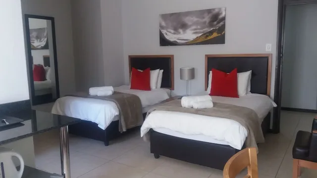 غرفة بسريرين منفصلين، Clanwilliam Hotel by Country Hotels 2/4