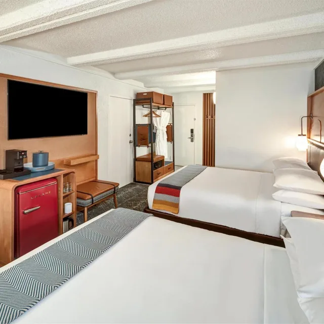 Room, King Bed, 2 Queen Beds, Port Side، The Wildbirch Hotel in JdV by Hyatt 3/5