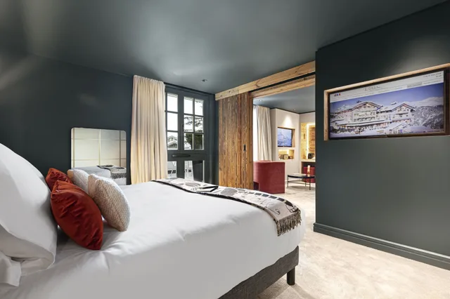 جناح جونيور بسرير كوين مع أريكة، Hotel Le Chabichou 6/10
