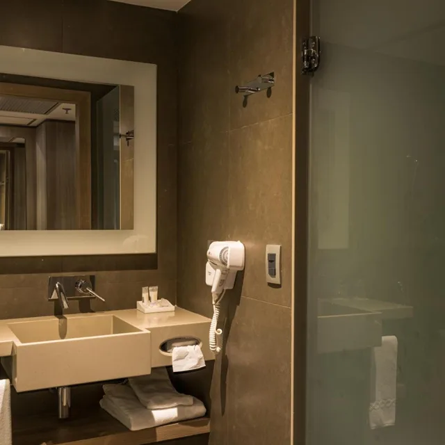 غرفة عائلية بسرير كينج مع أريكة، Novotel RJ Praia de Botafogo 9/9