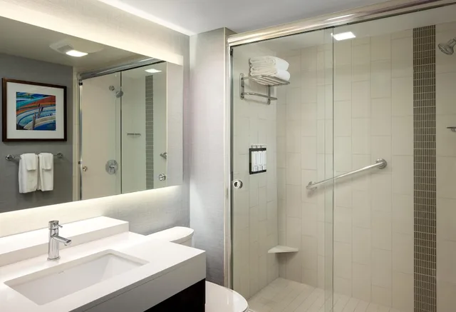 غرفة بسرير كينج مع أريكة في طابق مرتفع، Hyatt Place Santa Cruz 4/6