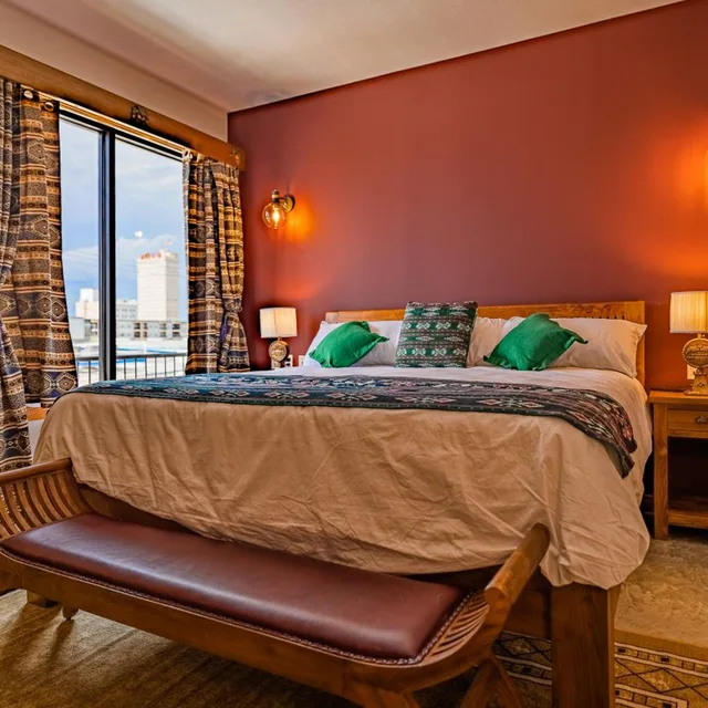 غرفة بسرير كينج بجاكوزي، Pivovar Hotel 1/2