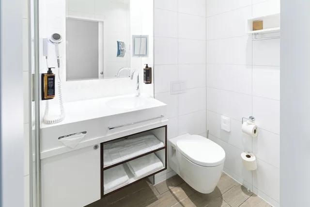 جناح جونيور بسرير مزدوج مع أريكة، Hotel Moa Berlin 10/10