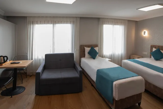 Adjoining, Family, Studio, 2 Queen and Twin Beds, Annex، Sur Hotel 10/10