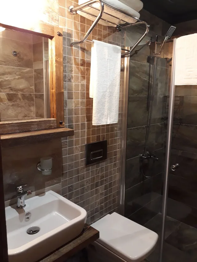 Deluxe, Queen Bed, The Sarigerme Inn 6/9