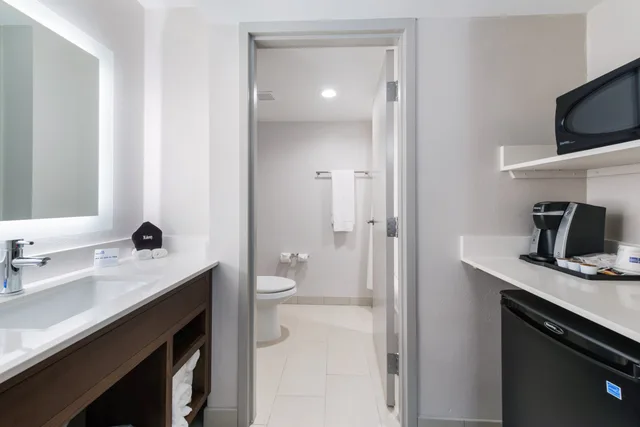 غرفة بسرير كينج، Holiday Inn Express Naperville 5/5