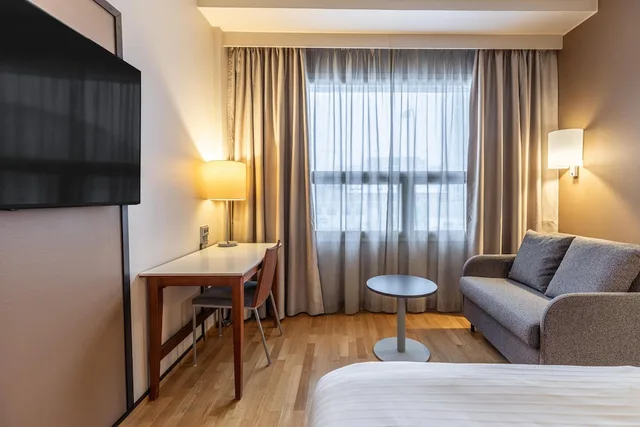 Family 3, Twin Beds, Sofa, Holiday Inn Tampere Central Station 2/3