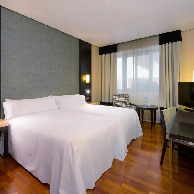 غرفة قياسية بسرير كينج، Hotel Murcia Rincon de Pepe Affiliated by Melia (ex Tryp Murcia) 1/10