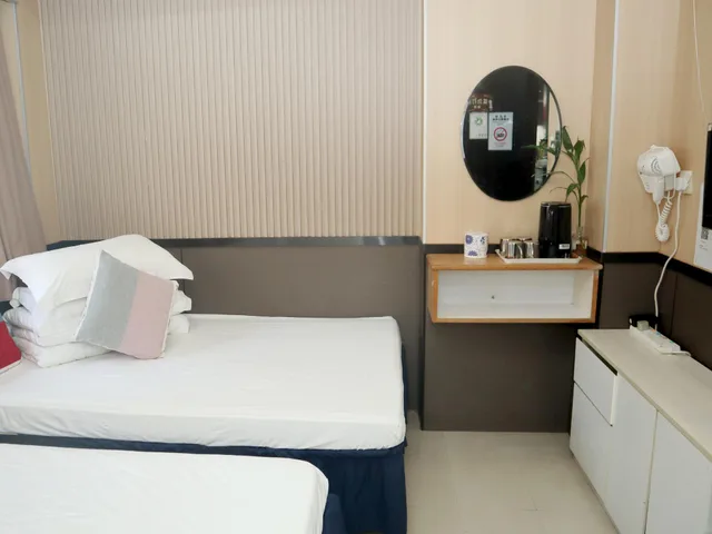 غرفة رباعية، Jordan Comfort Inn 2/2