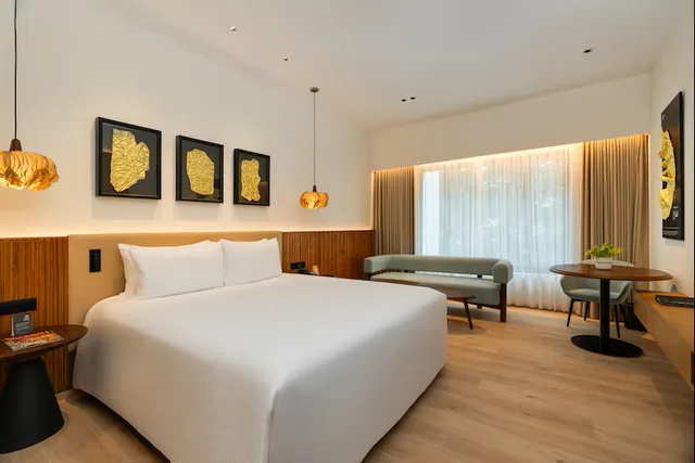 Gold, Platinum، Marigold By Greenpark 1/2