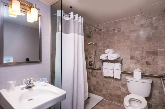 غرفة بسرير مزدوج، Fairfield Inn and Suites New York Manhattan Times Square 2/2
