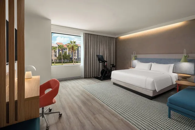 Premium, King Bed, Even Hotel Orlando Universal Blvd By Ihg 2/7