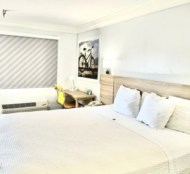 غرفة ديلوكس بسرير كينج، Days Inn by Wyndham Near City Of Hope 9/10