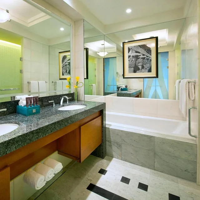 Club, King Bed, River View, Club Lounge Access, The Nile Ritz-Carlton, Cairo 5/5