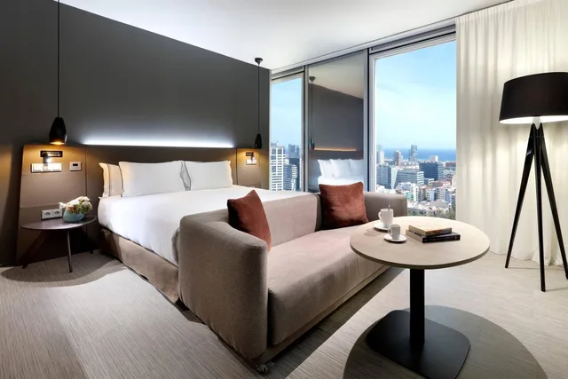 The Level, Suite, King Bed, Sea View, Sofa، The Level at Melia Barcelona Sky 2/5