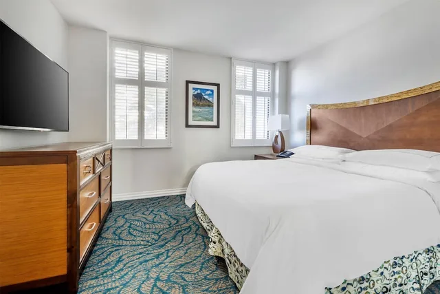 1 Bedroom, Lagoon, Tower, Suite, with View، Hilton Grand Vacations Club at Hilton Hawaiian Village 2/4