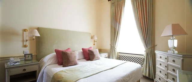 Suite, King Bed, Durrants Hotel 7/10