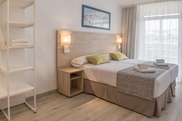 شقة عائلية بأربعة أسرّة بغرفتي نوم مع أريكة، Aparthotel Cye Holiday Centre 3/7