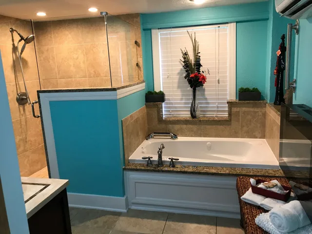 Suite, Queen Bed, Peace and Plenty Inn B&B 4/4