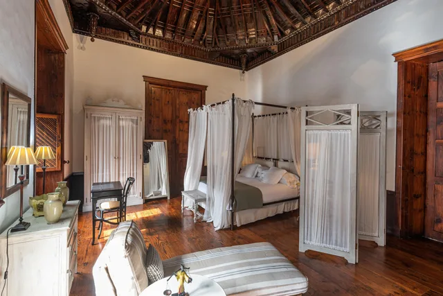 جناح بسرير كوين في المبنى الرئيسي، ISLA BAJA SUITES 9/10