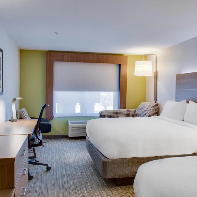 جناح بسرير مزدوج، Holiday Inn Express Suites Chickasha 1/5