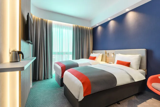 غرفة قياسية بسرير مزدوج، Holiday Inn Express Rzeszow Airport 2/5