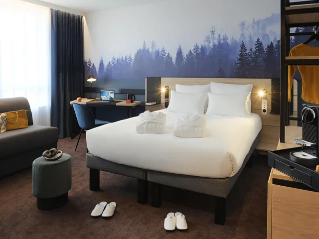 غرفة تنفيذية بسرير كوين مع أريكة، Novotel Annemasse Centre 3/5