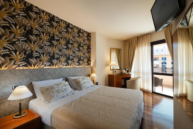 غرفة قياسية بشرفة، Savoy Beach Hotel & Thermal Spa 4/10