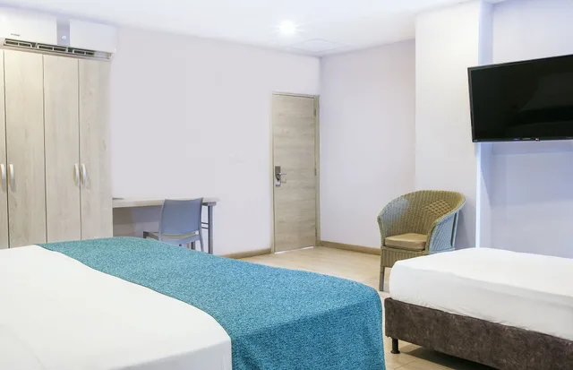 غرفة ثلاثية بسرير مزدوج مع أريكة، Santorini Casablanca 7/9