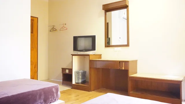 غرفة قياسية ثلاثية بسرير كوين وسرير فردي، Baron Waterfront Hotel 4/6