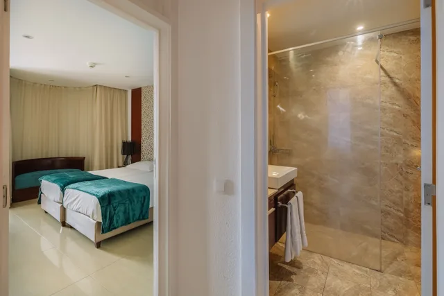 Deluxe One Bedroom Apartment Sea or Pool View، Muthu Clube Praia Da Oura 6/7