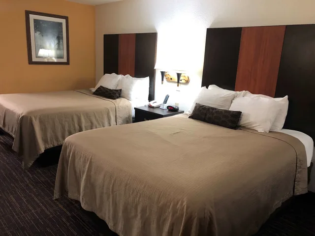غرفة قياسية بسريرين كوين للمدخنين، Best Western Executive Inn Grove City 1/7