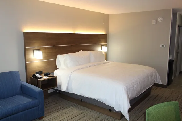 غرفة قياسية بسرير فردي، Holiday Inn Express Hotel And Suites Enterprise 3/9