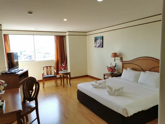 غرفة سوبيريور بسرير مزدوج أو سريرين منفصلين، Morakot Hotel Chumphon 1/9