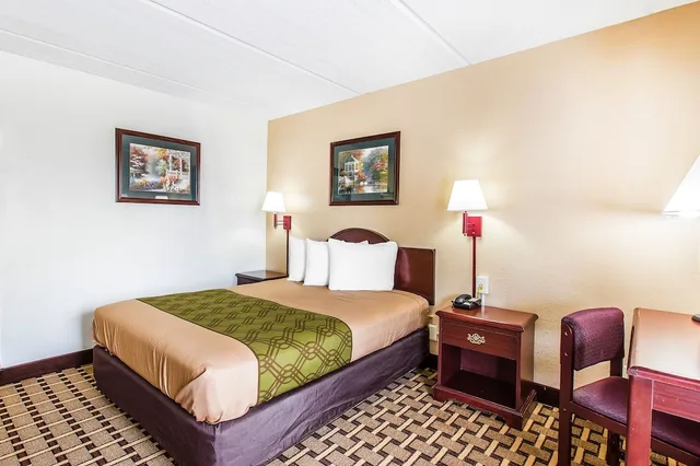غرفة بسرير كوين لذوي الإعاقة، Econo Lodge Savannah Midtown 1/5