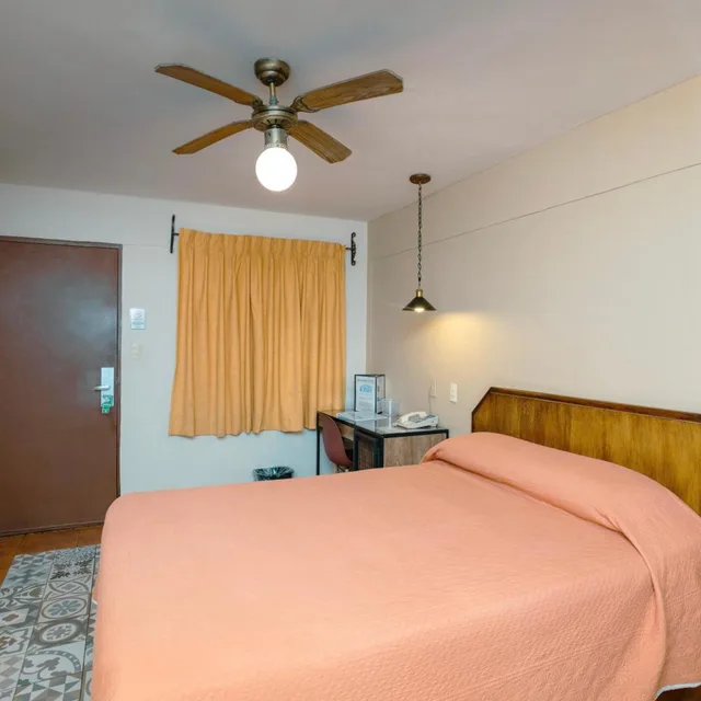 Room, Double or Twin Bed, Hotel Suites Kino 1/4