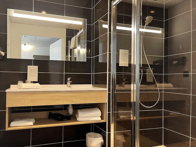 غرفة سوبيريور بسرير كوين مع أريكة، Golden Tulip La Baule 3/3