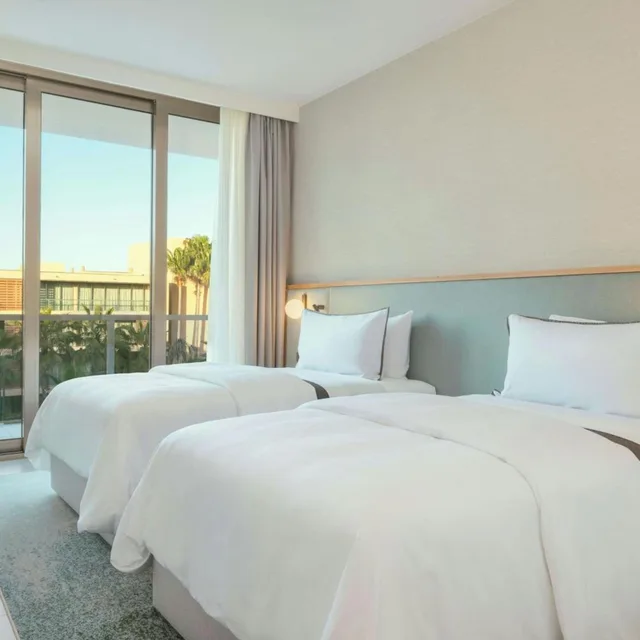 جناح بإطلالة على المسبح بشرفة بـ3 غرف نوم، The Westin Salgados Beach Resort, Algarve 1/10