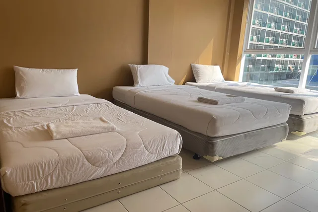 سكن مشترك للنساء، The Landmark Patong 4/5