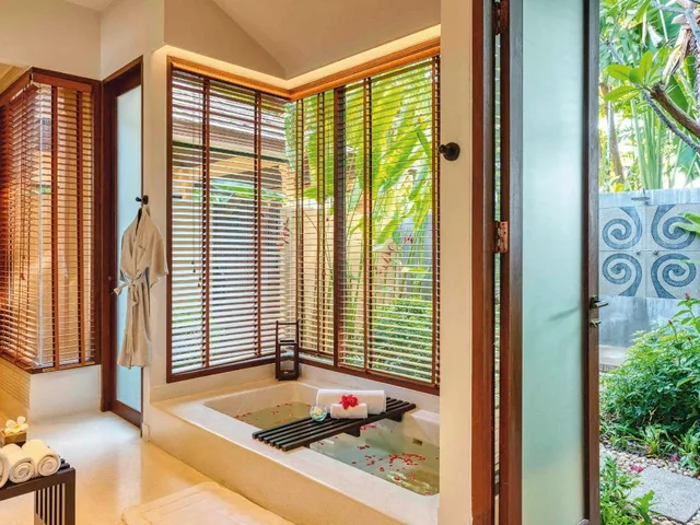 2 Bedrooms, Villa, King and Twin Beds, Ocean Front، Movenpick Asara Resort & Spa Hua Hin 4/5
