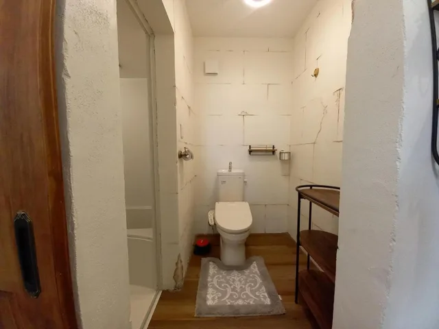 جناح بسرير كوين، Cottage Morinokokage 3/6