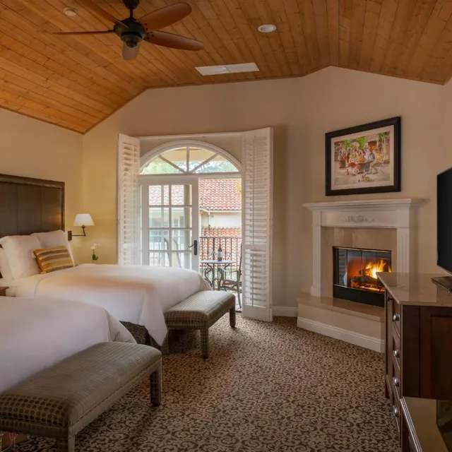 جناح بسرير كوين بجاكوزي، THE WESTLAKE VILLAGE INN 1/5
