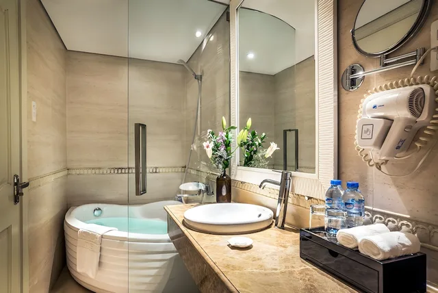 Deluxe, Twin Beds, No Window، Silverland Jolie Hotel Spa 6/6